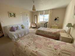 Beautiful renovated Bearnaise Farmhouse with Exceptional Views of the Pyrenees Mountains